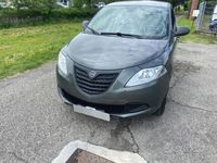 Usata Lancia Ypsilon 85 CV (62 kW) 2015 Grigio Utilitaria