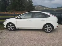 Usata Ford Focus Titanium 109 CV (80 kW) 2010 Bianco Berlina