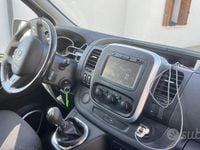 Usata Opel Vivaro 2015 Grigio Monovolume