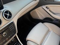 Usata Mercedes GLA180 109 CV (80 kW) 2016 Grigio SUV