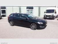 Usata Volvo V60 Ocean Race 120 CV (88 kW) 2016 Nero Station wagon