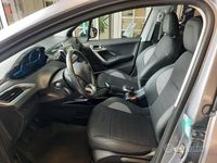 Usata Peugeot 2008 Allure 102 CV (75 kW) 2019 Grigio SUV