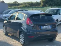 Usata Ford Fiesta 60 CV (44 kW) 2015 Blu Utilitaria