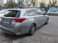 Usata Toyota Auris Touring Sports Lounge 99 CV (72 kW) 2015 Grigio Station wagon