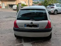 Usata Renault Clio 107 CV (78 kW) 2000 Grigio Berlina