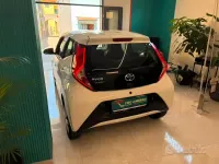Usata Toyota Aygo Connect Style 72 CV (52 kW) 2021 Bianco Utilitaria