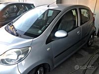 Usata Peugeot 107 68 CV (50 kW) 2009 Grigio Utilitaria
