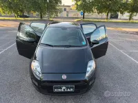 Usata Fiat Punto Lounge 69 CV (50 kW) 2015 Nero Utilitaria