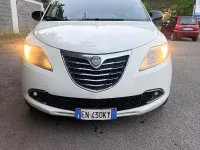 Usata Lancia Ypsilon 85 CV (62 kW) 2013 Bianco Utilitaria