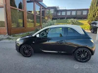 Usado Opel Adam 87 CV (63 kW) 2015 Negro Utilitario