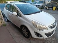 Usata Opel Corsa 75 CV (55 kW) 2012 Bianco Utilitaria