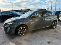Usata Peugeot 208 Allure 101 CV (74 kW) 2025 Grigio Utilitaria