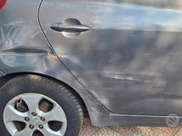 Usata Kia Venga 90 CV (66 kW) 2011 Grigio Utilitaria