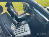 Usata Mercedes E200 122 CV (89 kW) 1991 Nero Berlina