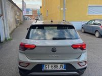 Usata VW T-Roc 110 CV (80 kW) 2024 Beige SUV