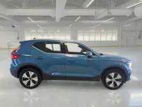 Usata Volvo XC40 Plus 179 CV (131 kW) 2023 Blu SUV