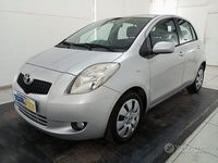 Usata Toyota Yaris Sol 87 CV (63 kW) 2007 Argento metallizzato Berlina