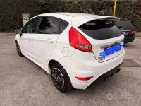 Usata Ford Fiesta 95 CV (69 kW) 2011 Bianco Berlina