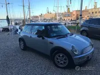Usata Mini Cooper 116 CV (85 kW) 2004 Grigio Utilitaria