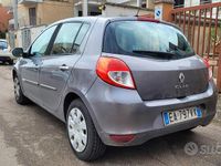 Usata Renault Clio II 75 CV (55 kW) 2010 Grigio Berlina