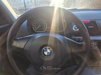 Usata BMW 118 Comfort Edition 122 CV (89 kW) 2005 Gray Utilitaria