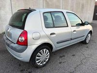 Usata Renault Clio II Expression 58 CV (42 kW) 2003 Argento Berlina