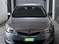 Usata Opel Astra 110 CV (80 kW) 2012 Berlina