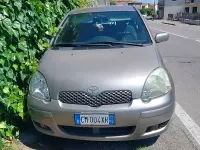 Usata Toyota Yaris Sol 87 CV (63 kW) 2004 Argento Utilitaria