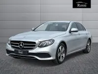 Usata Mercedes E220 Business 195 CV (143 kW) 2019 Grigio chiaro metallizzato Berlina