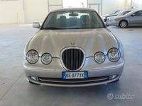 Usata Jaguar S-Type S 238 CV (175 kW) 1999 Grigio Berlina