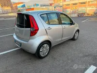 Usata Opel Agila 90 CV (66 kW) 2007 Grigio Berlina