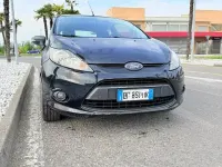 Usata Ford Fiesta 92 CV (67 kW) 2010 Blu Berlina
