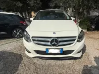Usata Mercedes B180 Business 109 CV (80 kW) 2015 Bianco Utilitaria
