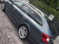 Usata Skoda Superb 140 CV (102 kW) 2015 Grigio Station wagon