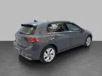 Usata VW Golf VIII Style 150 CV (110 kW) 2025 Dolphin grey metallizzato Berlina