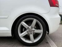 Usata Audi A3 Young 90 CV (66 kW) 2010 Bianco Utilitaria