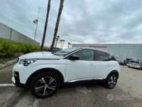 usata Peugeot 3008 con gancio traino