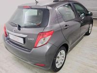 Usata Toyota Yaris Lounge 69 CV (50 kW) 2012 Grigio scuro Berlina