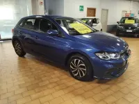 Usata VW Polo Life 95 CV (69 kW) 2023 Reef blue met / metallizzato Utilitaria