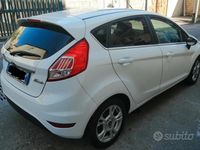 Usata Ford Fiesta Titanium 75 CV (55 kW) 2017 Bianco Utilitaria