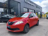 Usata Lancia Ypsilon Silver 70 CV (51 kW) 2024 Rosso Utilitaria