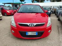 Usata Hyundai i20 Comfort 90 CV (66 kW) 2011 Rosso Utilitaria