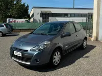 Usata Renault Clio II Dynamique 75 CV (55 kW) 2010 Grigio Berlina