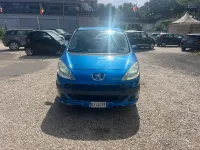 Usata Peugeot 1007 73 CV (53 kW) 2007 Blu Monovolume