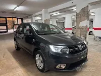 Usata Dacia Sandero Lauréate 73 CV (53 kW) 2018 Grigio Berlina