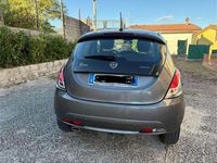 Usata Lancia Ypsilon Gold 69 CV (50 kW) 2021 Grigio Utilitaria