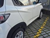 Usata Mahindra KUV100 83 CV (61 kW) 2021 Bianco SUV