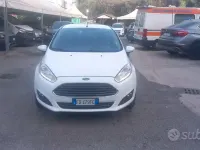 Usata Ford Fiesta Titanium 95 CV (69 kW) 2016 Bianco Utilitaria