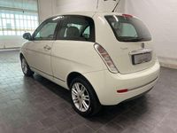 Usata Lancia Ypsilon 75 CV (55 kW) 2012 Bianco Utilitaria