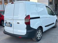 Usata Ford Tourneo Courier Titanium 95 CV (69 kW) 2015 Bianco Monovolume